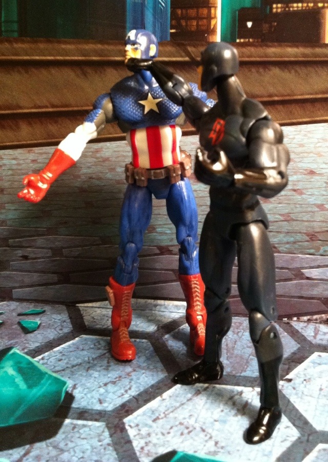 TOY REVIEW: Daredevil Shadowland Marvel Universe 2012 Wave 